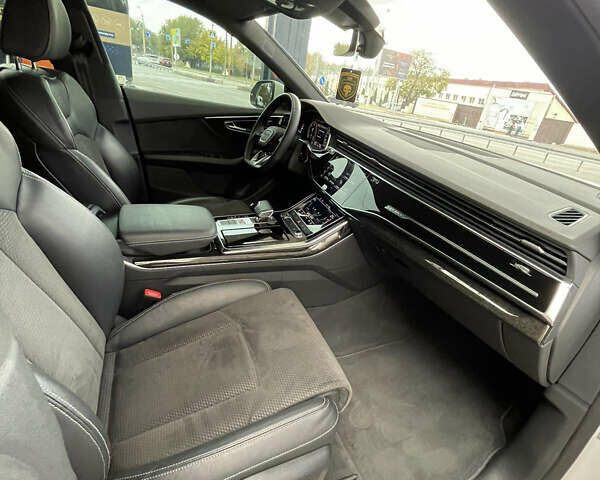 Белый Ауди Q8, объемом двигателя 3 л и пробегом 88 тыс. км за 84900 $, фото 10 на Automoto.ua