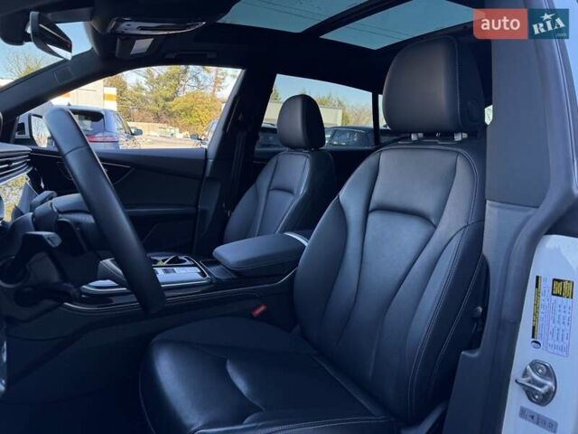 Белый Ауди Q8, объемом двигателя 3 л и пробегом 49 тыс. км за 35500 $, фото 8 на Automoto.ua