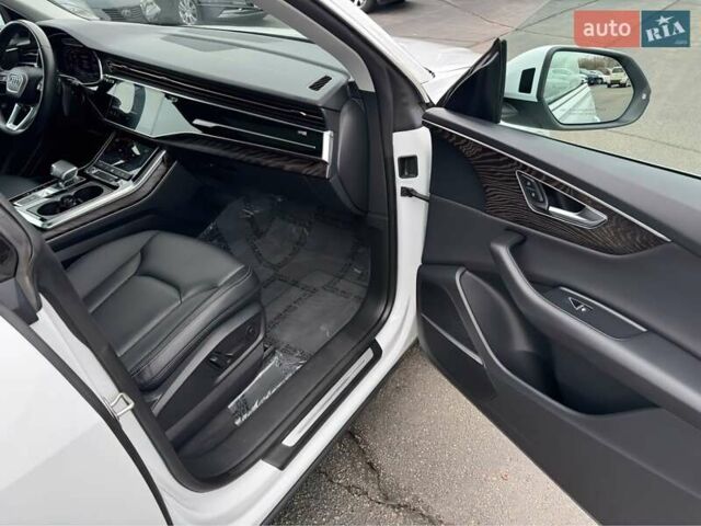 Белый Ауди Q8, объемом двигателя 3 л и пробегом 82 тыс. км за 39000 $, фото 7 на Automoto.ua