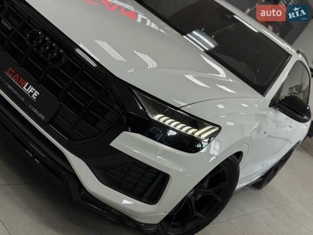 Белый Ауди Q8, объемом двигателя 2.97 л и пробегом 133 тыс. км за 65500 $, фото 7 на Automoto.ua