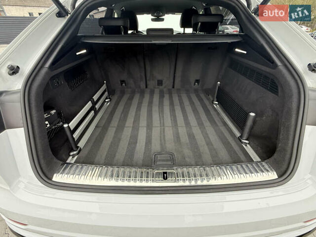 Білий Ауді Q8, об'ємом двигуна 2.97 л та пробігом 120 тис. км за 73900 $, фото 63 на Automoto.ua