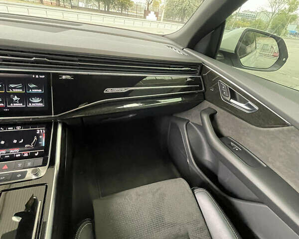 Белый Ауди Q8, объемом двигателя 3 л и пробегом 88 тыс. км за 84900 $, фото 8 на Automoto.ua