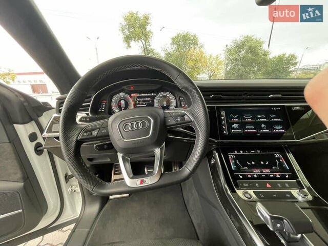 Белый Ауди Q8, объемом двигателя 3 л и пробегом 88 тыс. км за 84900 $, фото 15 на Automoto.ua
