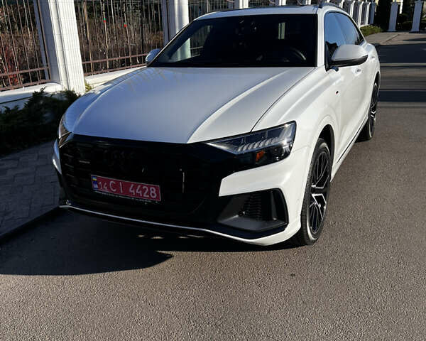Белый Ауди Q8, объемом двигателя 3 л и пробегом 39 тыс. км за 73500 $, фото 1 на Automoto.ua