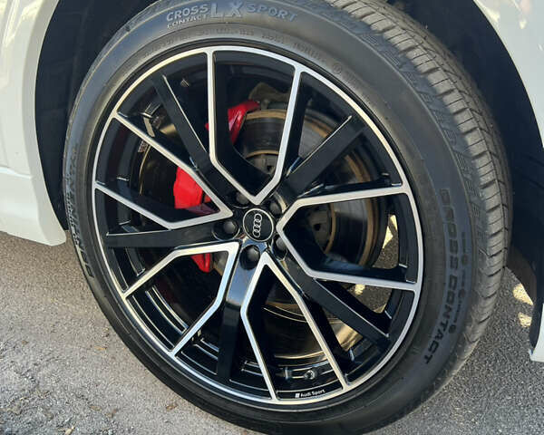 Белый Ауди Q8, объемом двигателя 3 л и пробегом 39 тыс. км за 73500 $, фото 6 на Automoto.ua