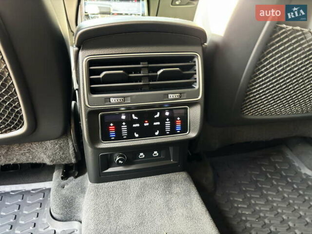 Белый Ауди Q8, объемом двигателя 3 л и пробегом 31 тыс. км за 72500 $, фото 28 на Automoto.ua