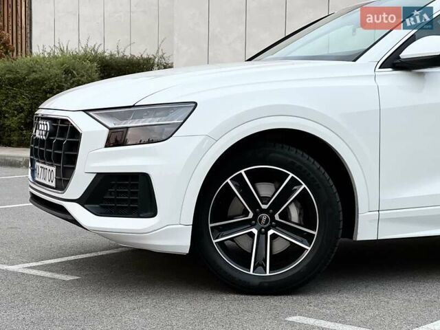 Ауди Q8 2023 в Киеве на Automoto.ua Белый Ауди Q8, объемом двигателя 2.97 л и пробегом 71 тыс. км за 75900 $, фото 7 на Automoto.ua