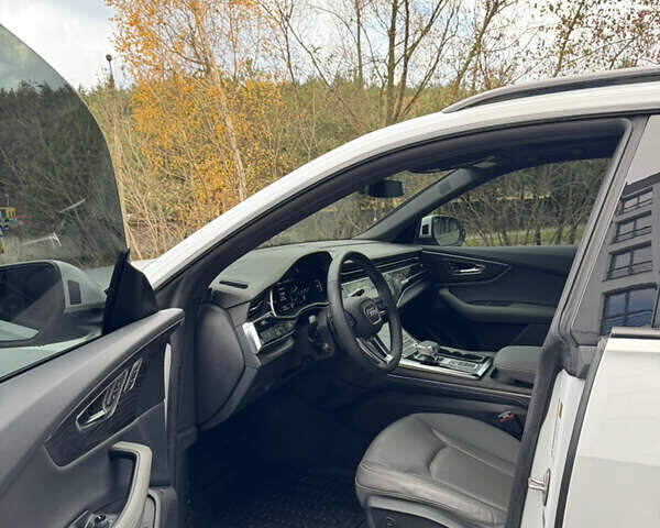 Белый Ауди Q8, объемом двигателя 2.97 л и пробегом 31 тыс. км за 73500 $, фото 39 на Automoto.ua