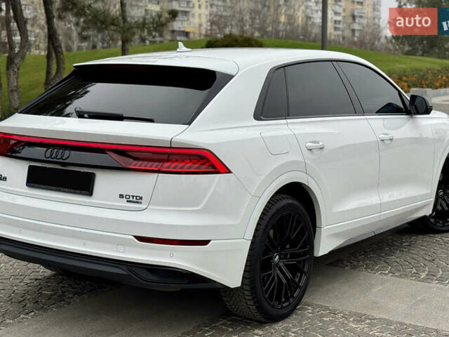 Білий Ауді Q8, об'ємом двигуна 2.97 л та пробігом 94 тис. км за 72500 $, фото 9 на Automoto.ua