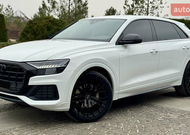 Білий Ауді Q8, об'ємом двигуна 2.97 л та пробігом 94 тис. км за 72500 $, фото 2 на Automoto.ua