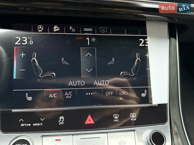 Білий Ауді Q8, об'ємом двигуна 2.97 л та пробігом 15 тис. км за 79900 $, фото 57 на Automoto.ua