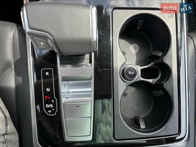 Білий Ауді Q8, об'ємом двигуна 3 л та пробігом 30 тис. км за 65000 $, фото 28 на Automoto.ua