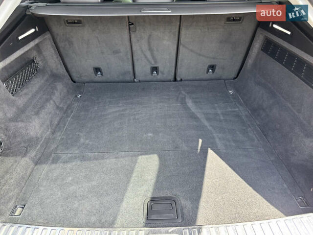 Білий Ауді Q8, об'ємом двигуна 3 л та пробігом 30 тис. км за 65000 $, фото 17 на Automoto.ua