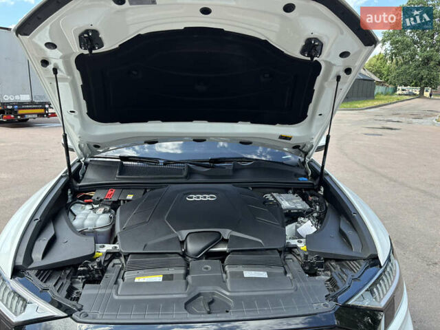 Білий Ауді Q8, об'ємом двигуна 3 л та пробігом 30 тис. км за 65000 $, фото 20 на Automoto.ua