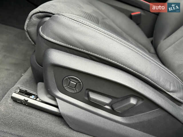 Білий Ауді Q8, об'ємом двигуна 2.97 л та пробігом 15 тис. км за 79900 $, фото 50 на Automoto.ua