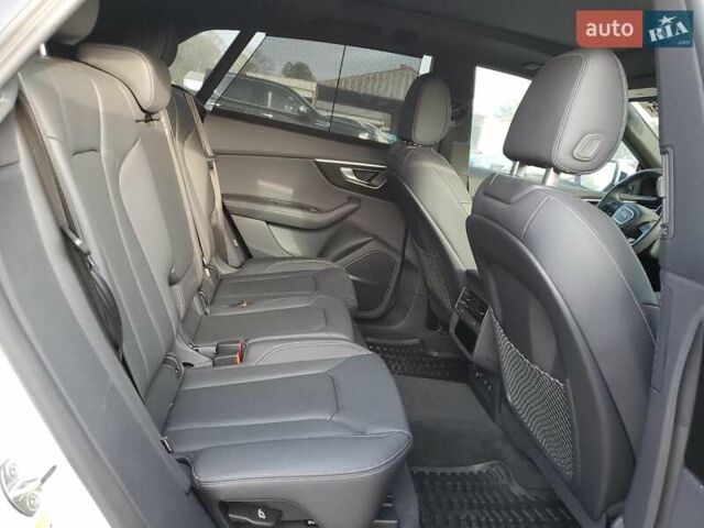 Білий Ауді Q8, об'ємом двигуна 3 л та пробігом 8 тис. км за 30000 $, фото 10 на Automoto.ua