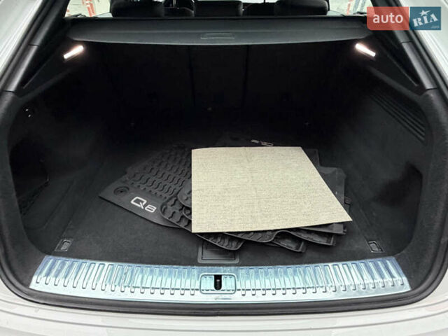 Білий Ауді Q8, об'ємом двигуна 2.97 л та пробігом 15 тис. км за 79900 $, фото 44 на Automoto.ua