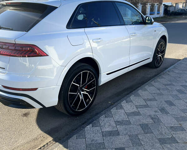 Белый Ауди Q8, объемом двигателя 3 л и пробегом 39 тыс. км за 73500 $, фото 7 на Automoto.ua