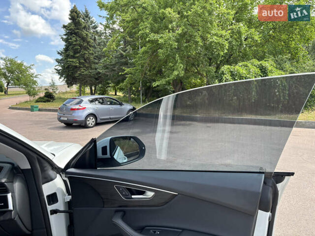 Білий Ауді Q8, об'ємом двигуна 3 л та пробігом 30 тис. км за 65000 $, фото 24 на Automoto.ua