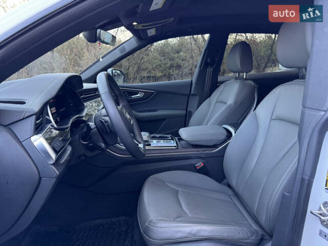 Белый Ауди Q8, объемом двигателя 2.97 л и пробегом 31 тыс. км за 73500 $, фото 57 на Automoto.ua