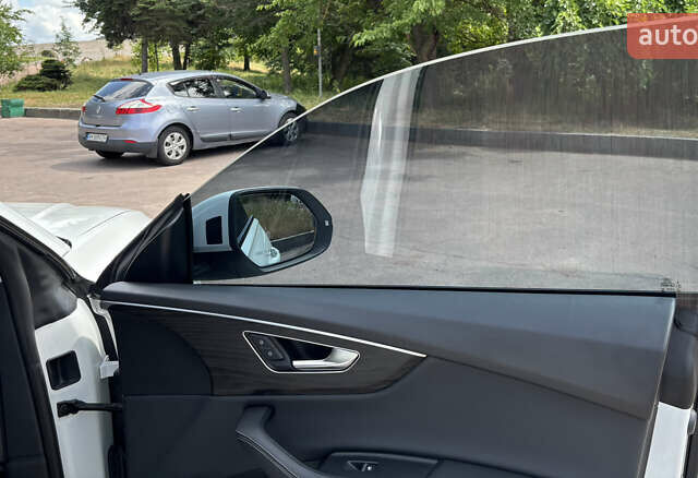 Білий Ауді Q8, об'ємом двигуна 3 л та пробігом 30 тис. км за 65000 $, фото 34 на Automoto.ua
