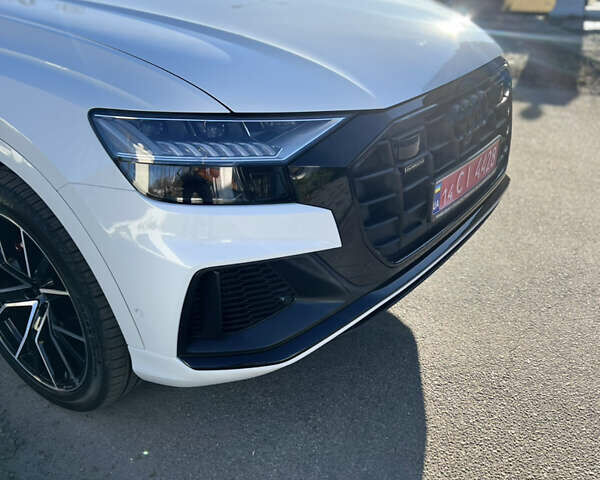 Белый Ауди Q8, объемом двигателя 3 л и пробегом 39 тыс. км за 73500 $, фото 3 на Automoto.ua