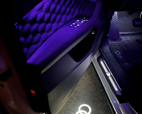 Белый Ауди Q8, объемом двигателя 3 л и пробегом 39 тыс. км за 73500 $, фото 20 на Automoto.ua