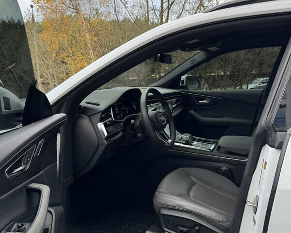 Белый Ауди Q8, объемом двигателя 2.97 л и пробегом 31 тыс. км за 73500 $, фото 40 на Automoto.ua