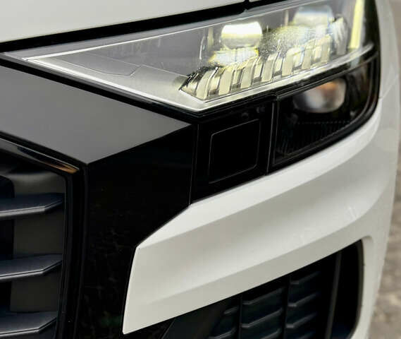 Білий Ауді Q8, об'ємом двигуна 2.97 л та пробігом 94 тис. км за 72500 $, фото 37 на Automoto.ua