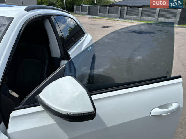 Білий Ауді Q8, об'ємом двигуна 3 л та пробігом 30 тис. км за 65000 $, фото 33 на Automoto.ua