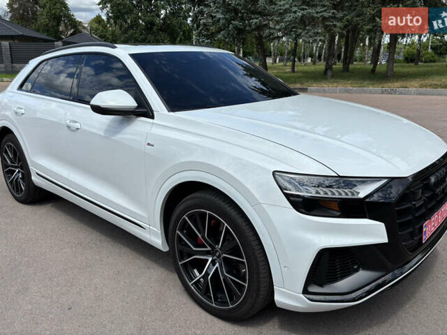 Білий Ауді Q8, об'ємом двигуна 3 л та пробігом 30 тис. км за 65000 $, фото 1 на Automoto.ua