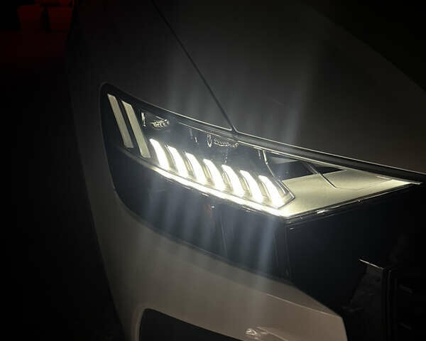 Белый Ауди Q8, объемом двигателя 3 л и пробегом 39 тыс. км за 73500 $, фото 27 на Automoto.ua