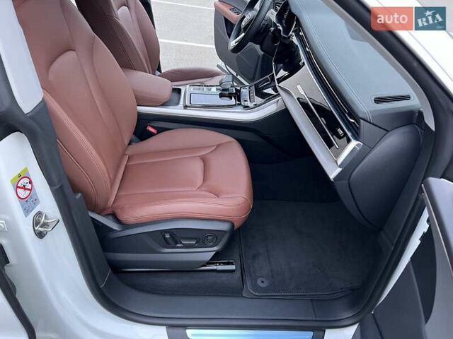 Ауди Q8 2023 в Киеве на Automoto.ua Белый Ауди Q8, объемом двигателя 2.97 л и пробегом 71 тыс. км за 75900 $, фото 53 на Automoto.ua
