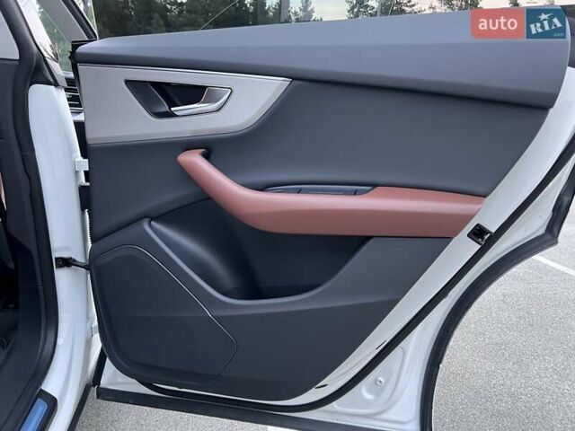 Ауди Q8 2023 в Киеве на Automoto.ua Белый Ауди Q8, объемом двигателя 2.97 л и пробегом 71 тыс. км за 75900 $, фото 48 на Automoto.ua