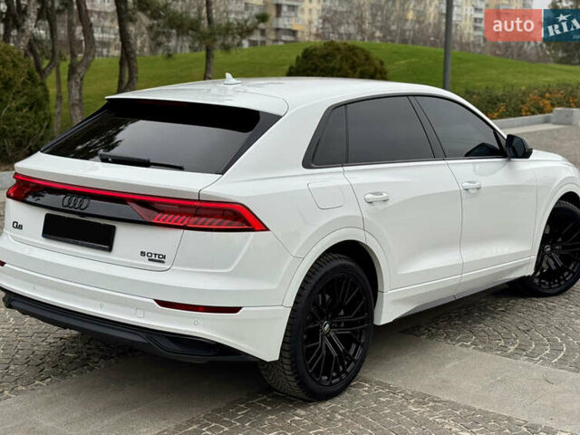 Білий Ауді Q8, об'ємом двигуна 2.97 л та пробігом 94 тис. км за 72500 $, фото 10 на Automoto.ua