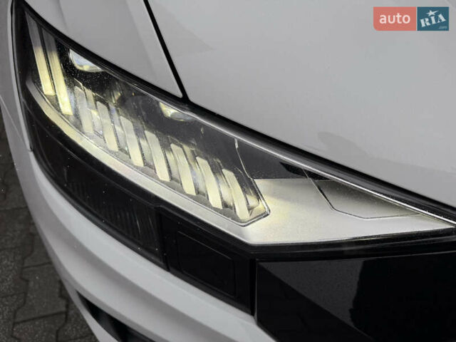 Білий Ауді Q8, об'ємом двигуна 2.97 л та пробігом 15 тис. км за 79900 $, фото 7 на Automoto.ua