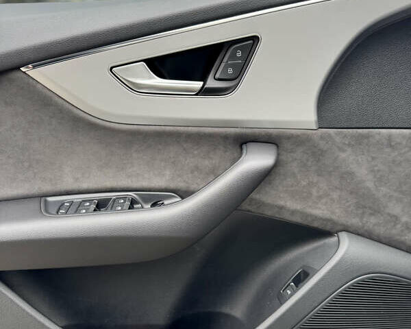 Білий Ауді Q8, об'ємом двигуна 2.97 л та пробігом 94 тис. км за 72500 $, фото 44 на Automoto.ua