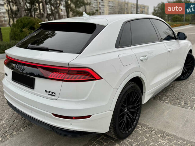Білий Ауді Q8, об'ємом двигуна 2.97 л та пробігом 94 тис. км за 72500 $, фото 12 на Automoto.ua