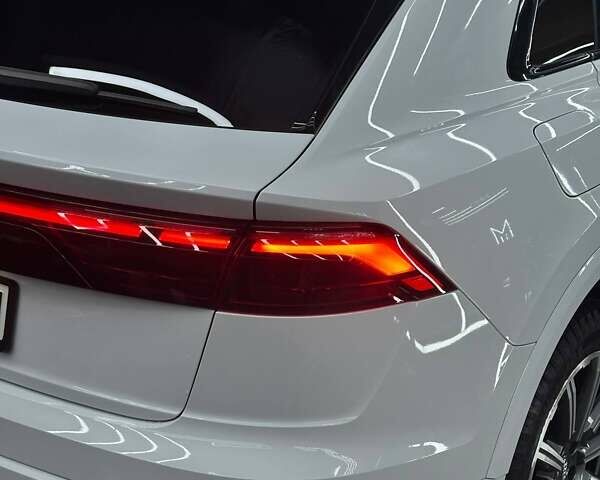 Белый Ауди Q8, объемом двигателя 3 л и пробегом 13 тыс. км за 91000 $, фото 6 на Automoto.ua