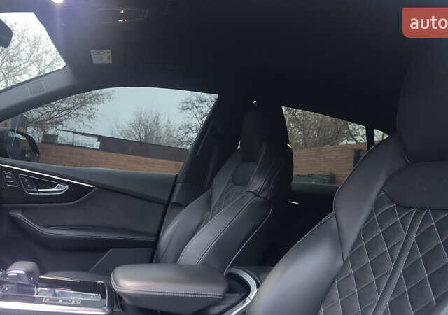 Чорний Ауді Q8, об'ємом двигуна 2.97 л та пробігом 142 тис. км за 59500 $, фото 31 на Automoto.ua