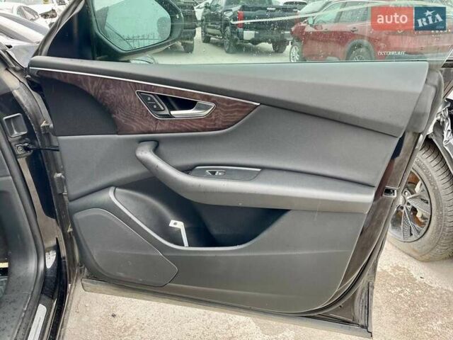 Черный Ауди Q8, объемом двигателя 3 л и пробегом 163 тыс. км за 24000 $, фото 21 на Automoto.ua