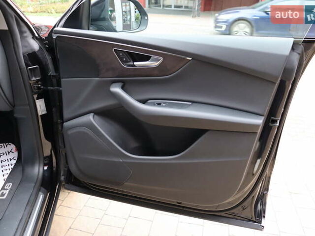 Ауди Q8 2018 в Львове на Automoto.ua Черный Ауди Q8, объемом двигателя 3 л и пробегом 119 тыс. км за 54900 $, фото 48 на Automoto.ua