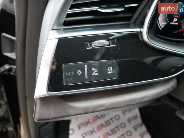 Ауди Q8 2018 в Львове на Automoto.ua Черный Ауди Q8, объемом двигателя 3 л и пробегом 119 тыс. км за 54900 $, фото 17 на Automoto.ua