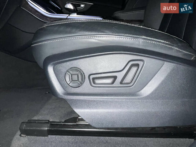 Чорний Ауді Q8, об'ємом двигуна 3 л та пробігом 61 тис. км за 64800 $, фото 2 на Automoto.ua