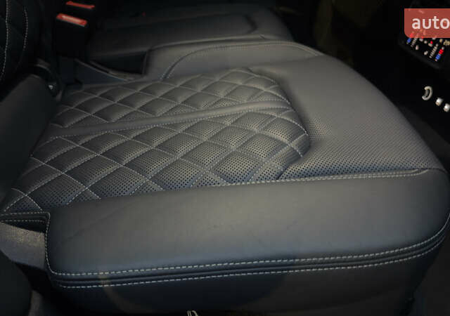 Чорний Ауді Q8, об'ємом двигуна 2.97 л та пробігом 142 тис. км за 59500 $, фото 56 на Automoto.ua