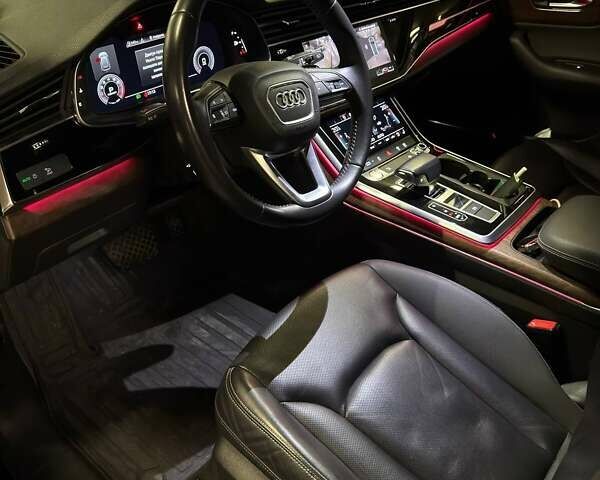 Черный Ауди Q8, объемом двигателя 3 л и пробегом 121 тыс. км за 54500 $, фото 5 на Automoto.ua