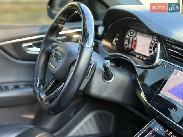 Черный Ауди Q8, объемом двигателя 3 л и пробегом 63 тыс. км за 58500 $, фото 20 на Automoto.ua