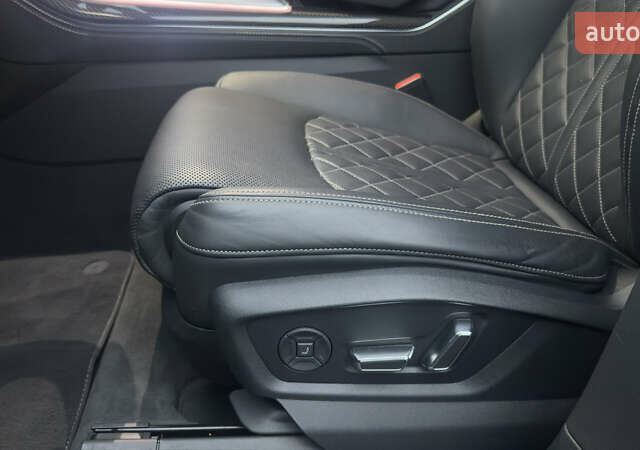 Чорний Ауді Q8, об'ємом двигуна 2.97 л та пробігом 142 тис. км за 59500 $, фото 26 на Automoto.ua