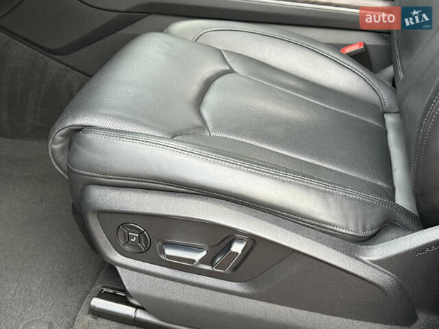 Ауді Q8 2019 у Рівному на Automoto.ua Чорний Ауді Q8, об'ємом двигуна 2.97 л та пробігом 179 тис. км за 53900 $, фото 105 на Automoto.ua