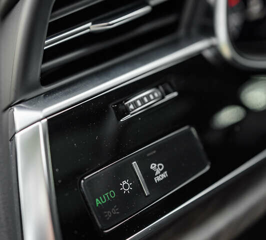 Черный Ауди Q8, объемом двигателя 3 л и пробегом 126 тыс. км за 49900 $, фото 59 на Automoto.ua